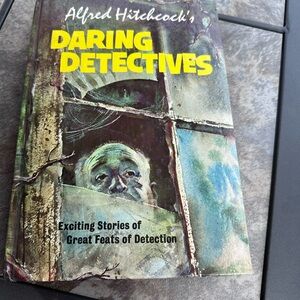 Daring Detectives Book